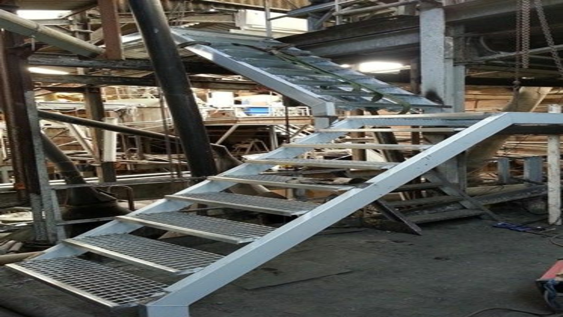 escalera con puente